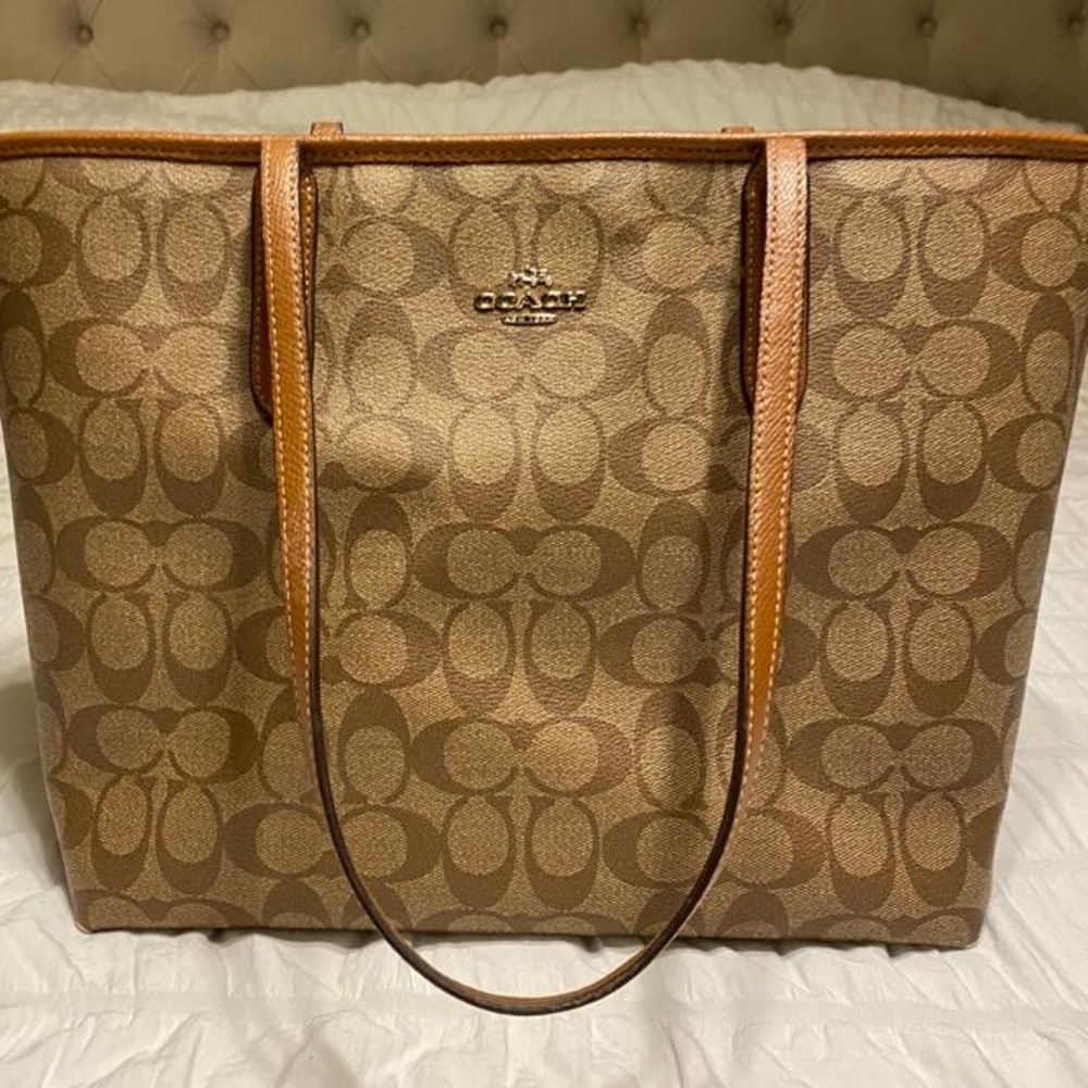COACH 👜